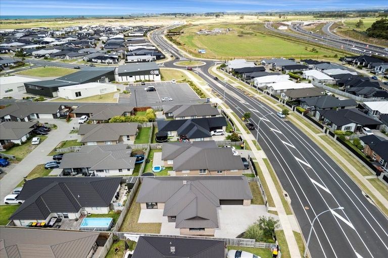 Photo of property in 225 Te Okuroa Drive, Papamoa, 3118