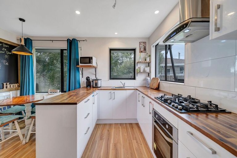 Photo of property in 35 Avro Crescent, Hornby, Christchurch, 8042