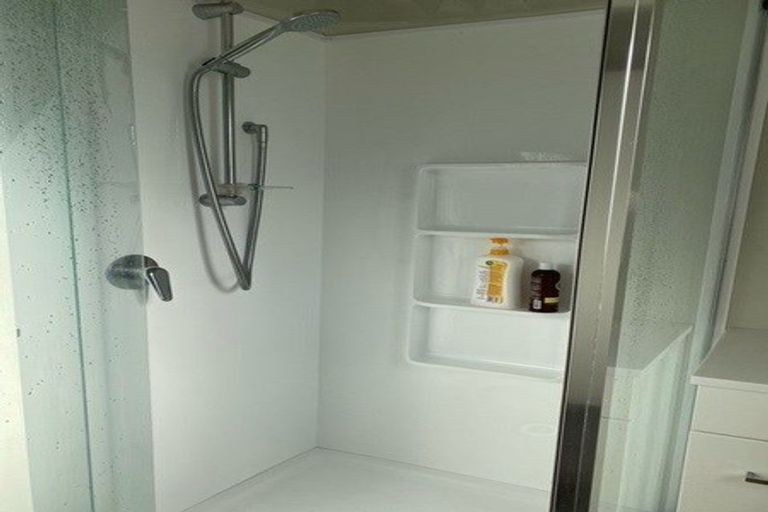 Photo of property in 8 Inverness Avenue, Hamilton East, Hamilton, 3216