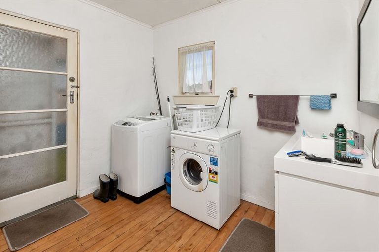 Photo of property in 21 Ford Avenue, Te Kamo, Kamo, 0112