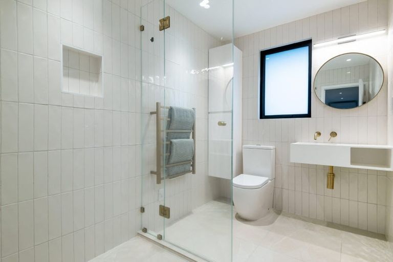 Photo of property in 48 Sylvia Road, Hillcrest, Auckland, 0627