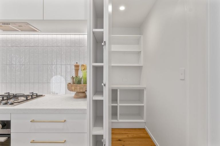 Photo of property in 9/2 Wilton Street, Westown, New Plymouth, 4310