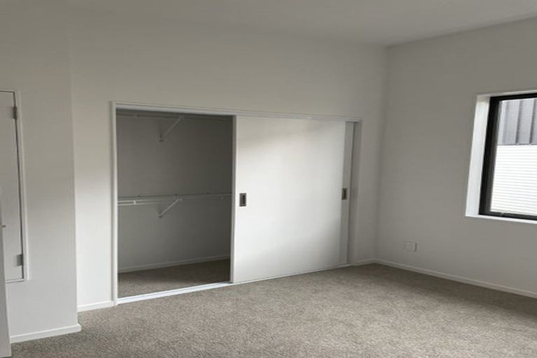 Photo of property in 62u2 Spenmoor Street, Newlands, Wellington, 6037