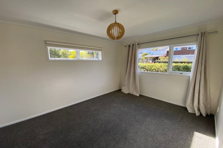 Photo of property in 28 Merriefield Avenue, Forrest Hill, Auckland, 0620