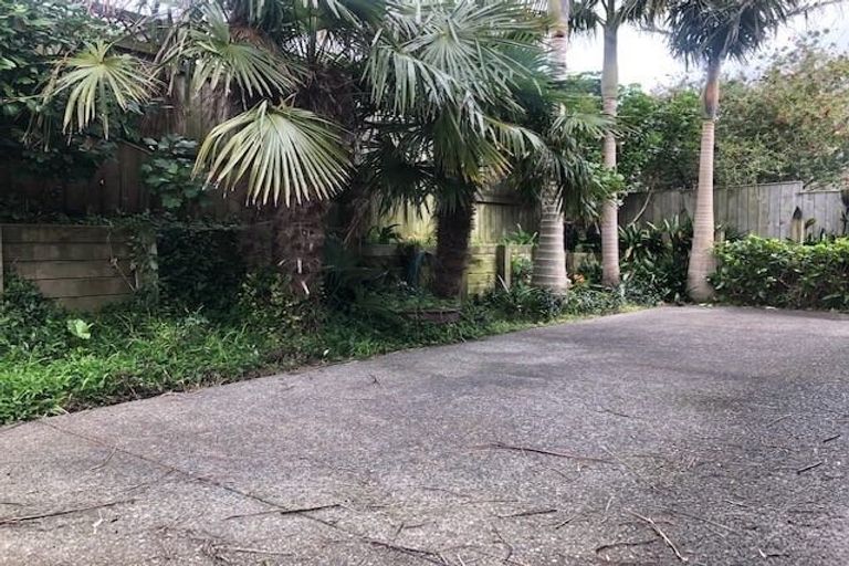 Photo of property in 4a/3 Corrella Road, Belmont, Auckland, 0622
