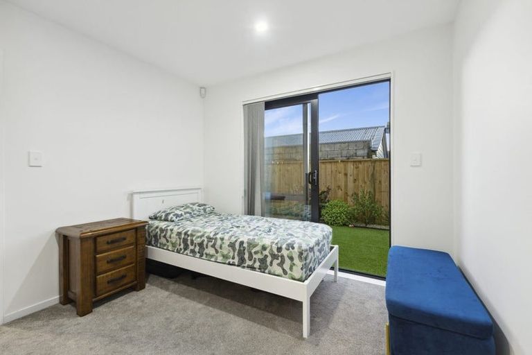 Photo of property in 43f Beach Road, Pahurehure, 2113