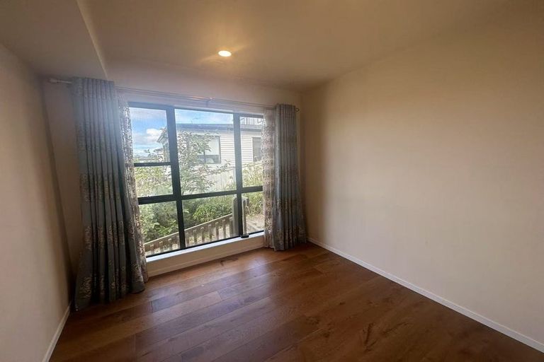 Photo of property in 86 Fairview Avenue, Fairview Heights, Auckland, 0632