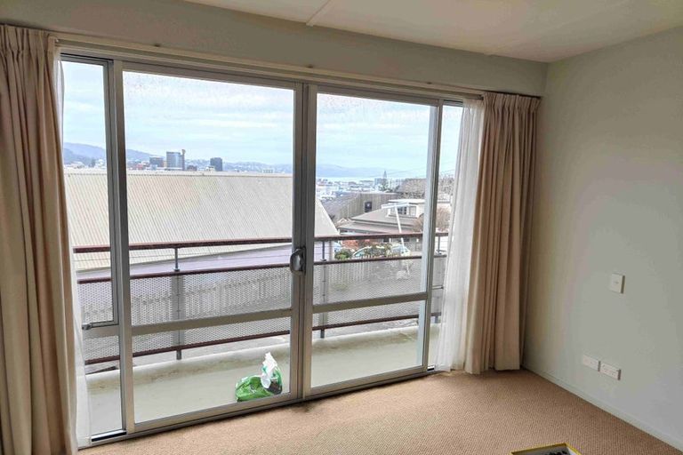 Photo of property in 74 Nairn Street, Mount Cook, Wellington, 6011