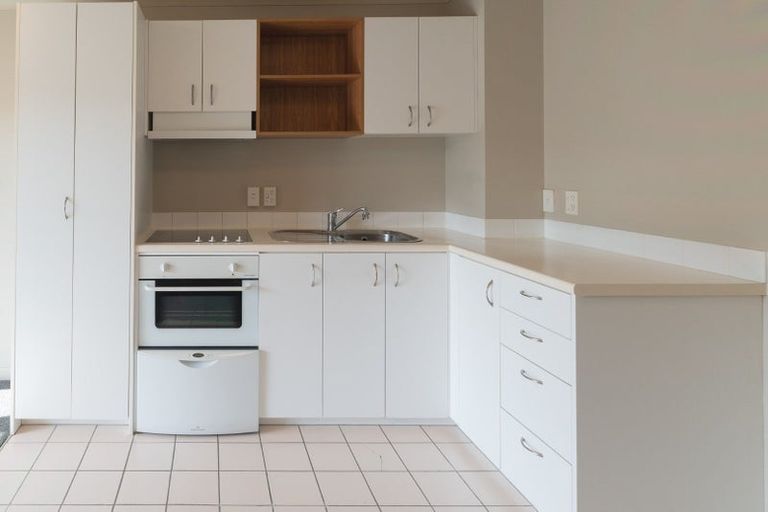 Photo of property in 24/8 Carolina Place, Albany, Auckland, 0632