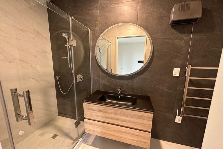 Photo of property in 8 Sunnybrae Road, Hillcrest, Auckland, 0627