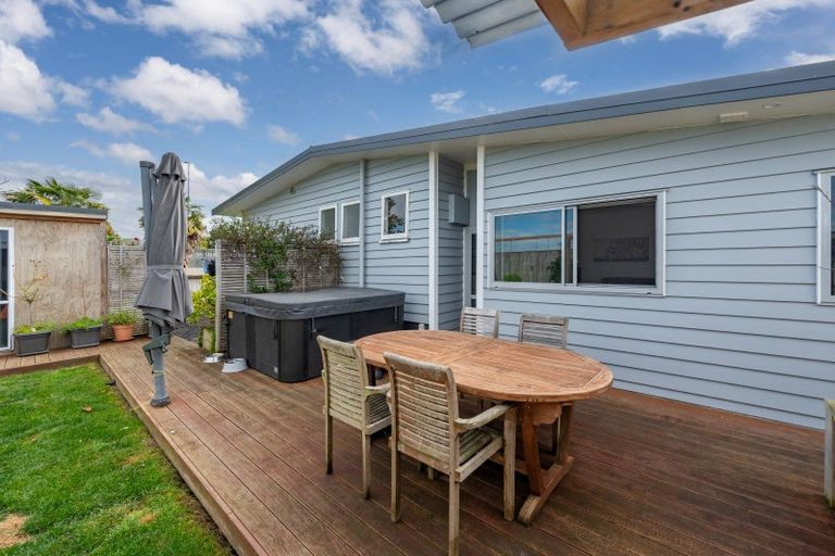 Photo of property in 112 Clarence Cox Crescent, Pirimai, Napier, 4112