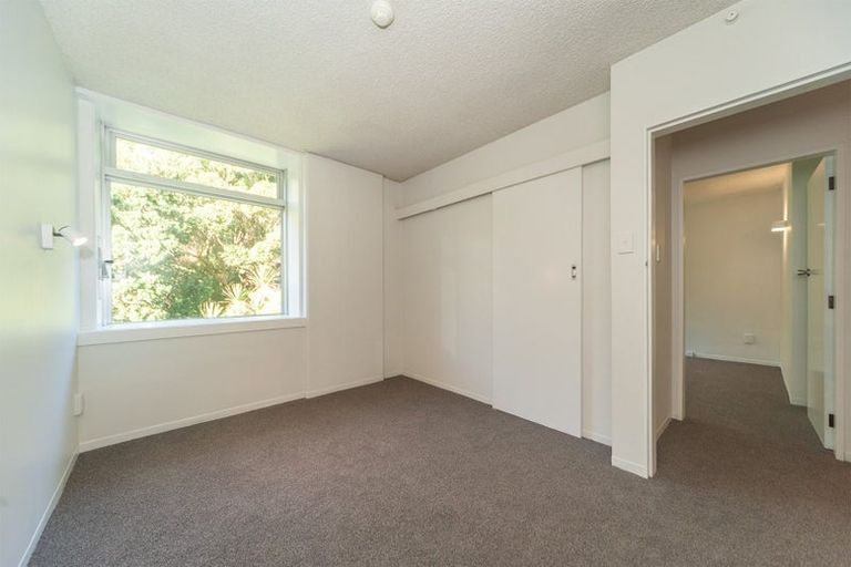 Photo of property in Jerningham Apartments, 20 Oriental Terrace, Oriental Bay, Wellington, 6011