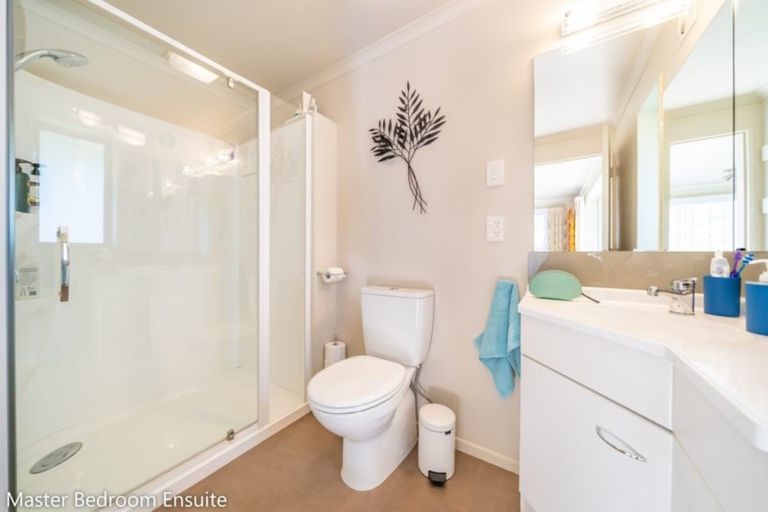 Photo of property in 40 Sunbrae Drive, Silverstream, Upper Hutt, 5019