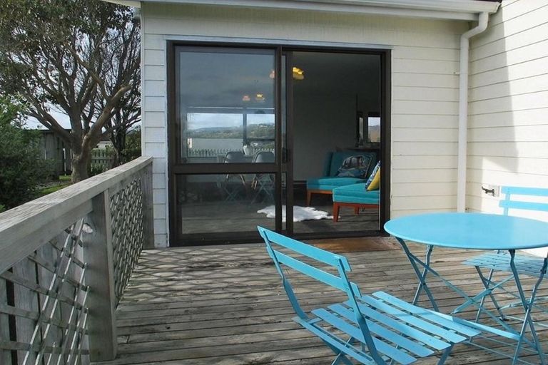 Photo of property in 32 James Cook Drive, Whitby, Porirua, 5024
