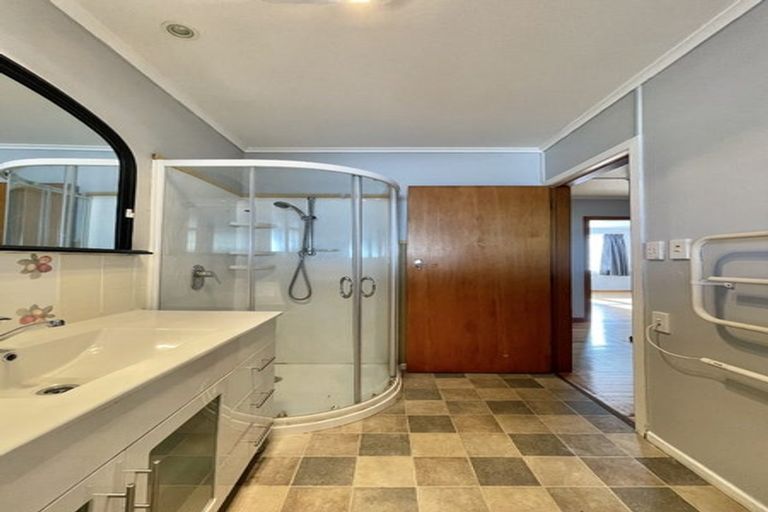 Photo of property in 560 Fergusson Drive, Trentham, Upper Hutt, 5018