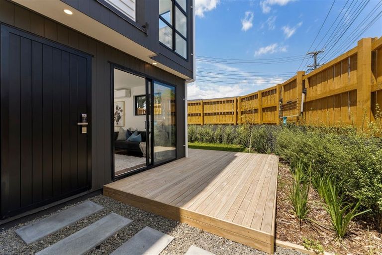 Photo of property in 40b Royal View Road, Te Atatu South, Auckland, 0610