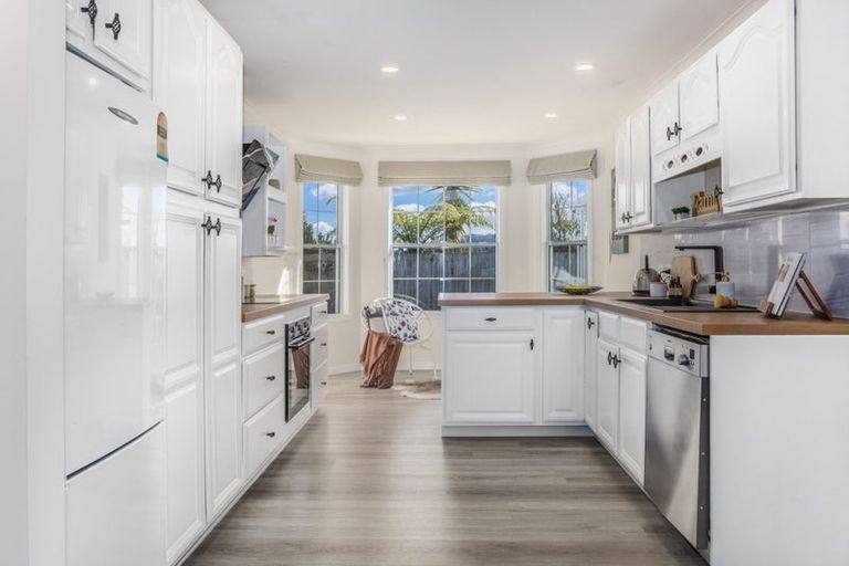 Photo of property in 84 Navigation Drive, Whitby, Porirua, 5024