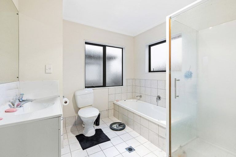 Photo of property in 88 Naylors Drive, Mangere, Auckland, 2022