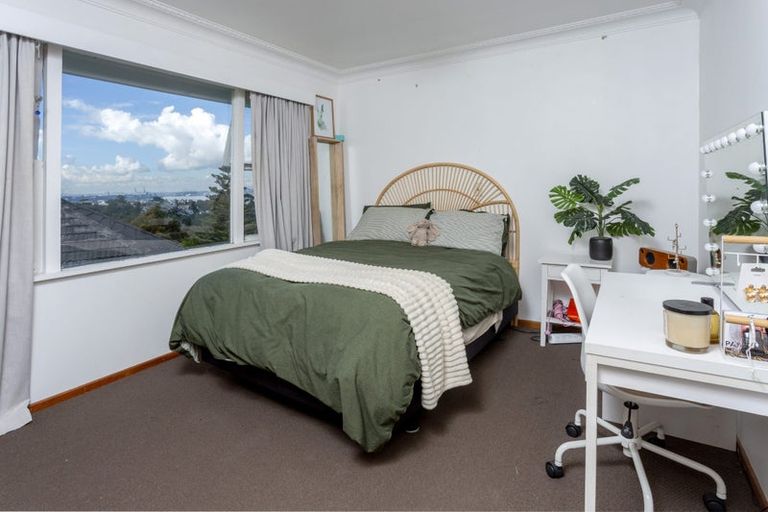 Photo of property in 61 Exmouth Road, Northcote, Auckland, 0627