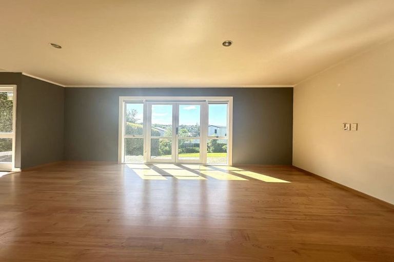 Photo of property in 19 Newhaven Terrace, Mairangi Bay, Auckland, 0630