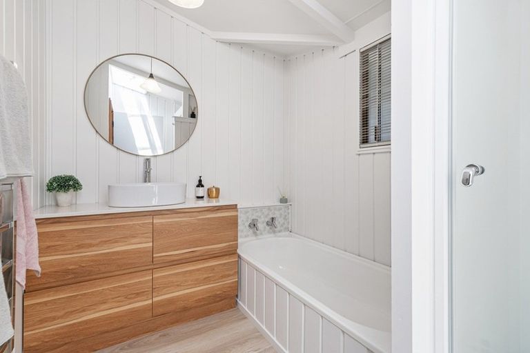 Photo of property in 16 Prinnbank Terrace, Dinsdale, Hamilton, 3204