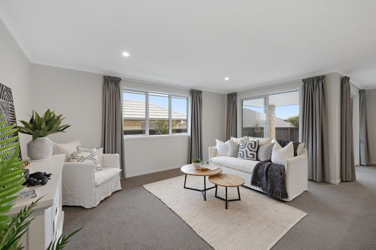 Photo of property in 34 Richardson Road, Omokoroa, 3114