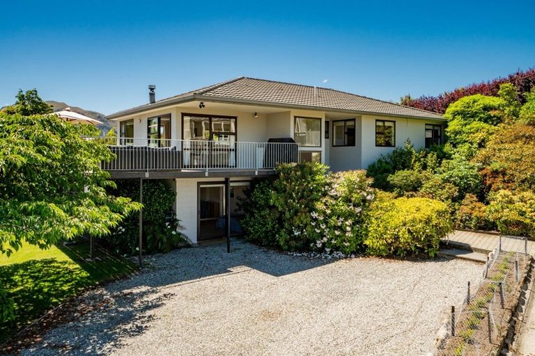 Photo of property in 102 Hunter Crescent, Wanaka, 9305