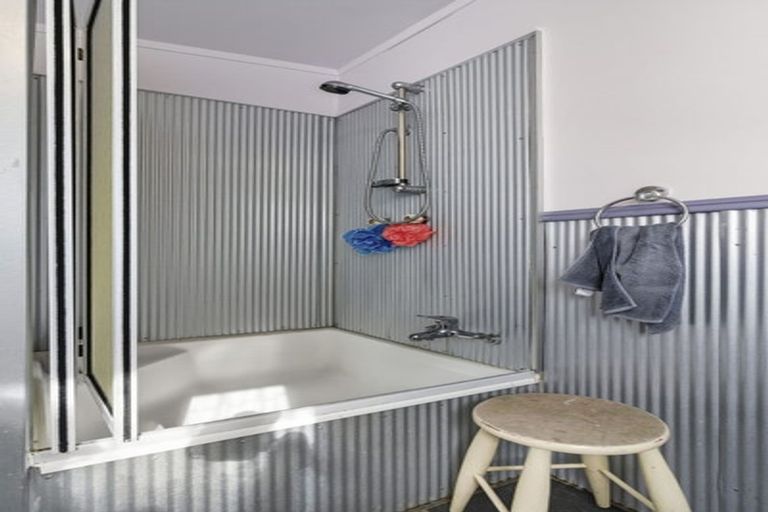 Photo of property in 16 Murphy Street, Dunback, Palmerston, 9483