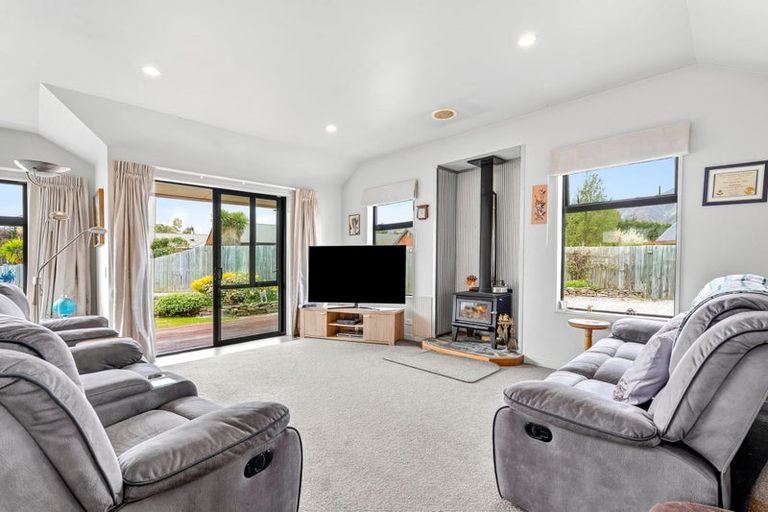 Photo of property in 35 Charles Court, Lake Hawea, Wanaka, 9382