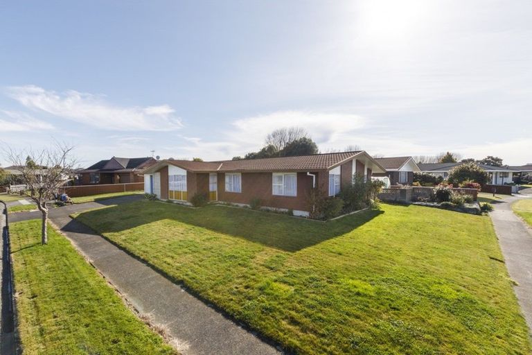 Photo of property in 1 Calder Place, Feilding, 4702