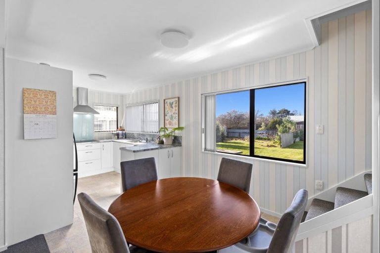 Photo of property in 34 Roberts Line, Kelvin Grove, Palmerston North, 4414
