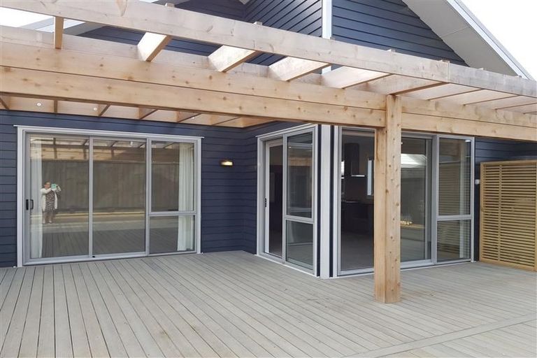 Photo of property in 7 Touhou Road, Hobsonville, Auckland, 0618