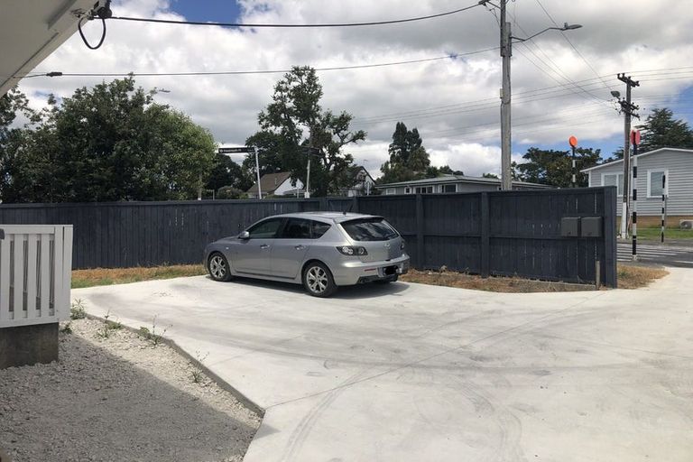 Photo of property in 215 Birkdale Road, Birkdale, Auckland, 0626