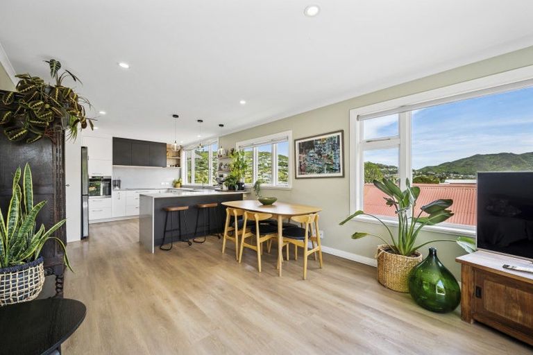 Photo of property in 220 Karori Road, Karori, Wellington, 6012