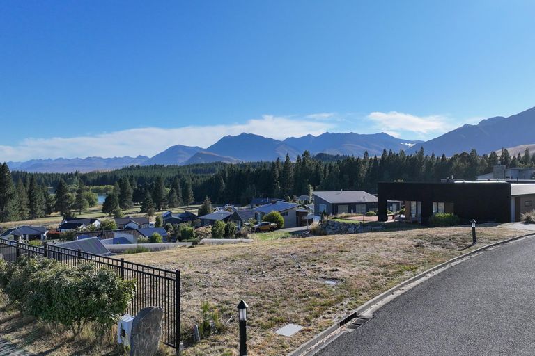 Photo of property in 2 Rankin Rise, Lake Tekapo, 7999