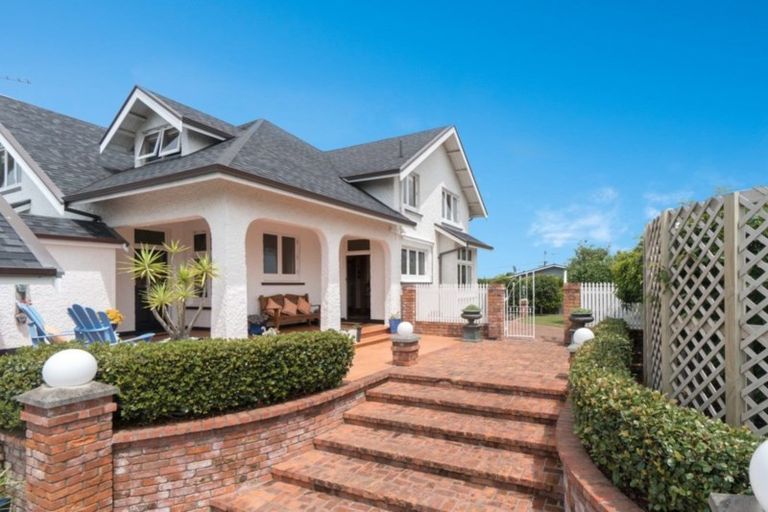 Photo of property in 13 Victoria Street, Hawera, 4610