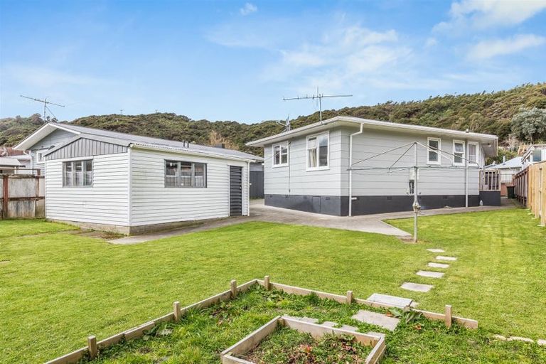 Photo of property in 3 Manurewa Grove, Wainuiomata, Lower Hutt, 5014