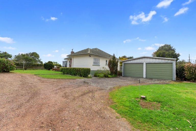Photo of property in 180 Taupaki Road, Taupaki, Henderson, 0782