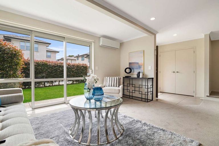 Photo of property in 18 Akeake Lane, Manurewa, Auckland, 2102