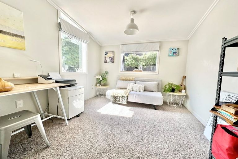 Photo of property in 57 Grahams Road, Burnside, Christchurch, 8041