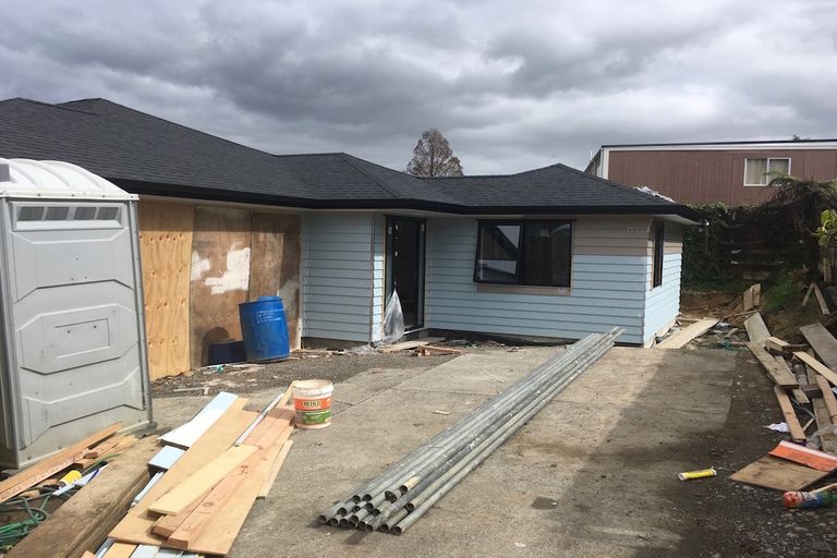 Photo of property in 3a Crompton Road, Massey, Auckland, 0614