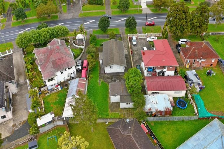 Photo of property in 553 Massey Road, Mangere, Auckland, 2022