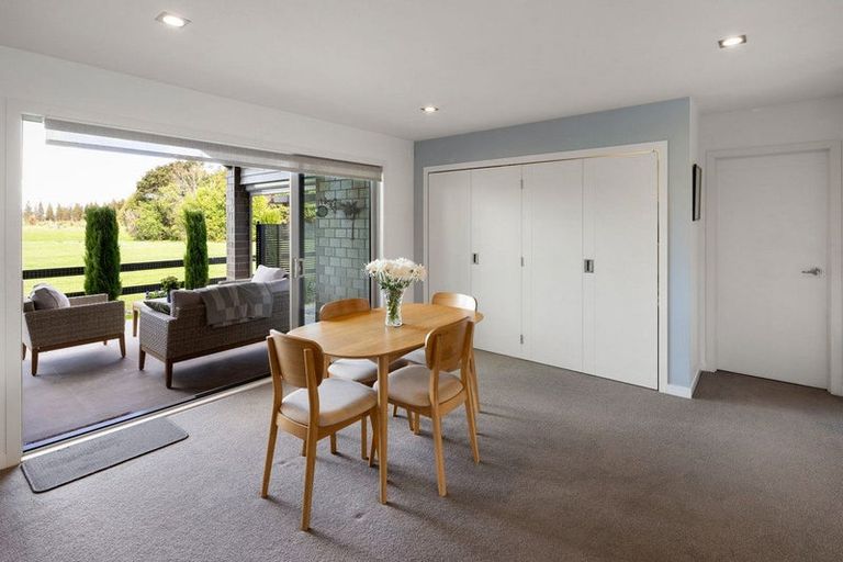 Photo of property in 34 Madison Street, Cambridge, 3434