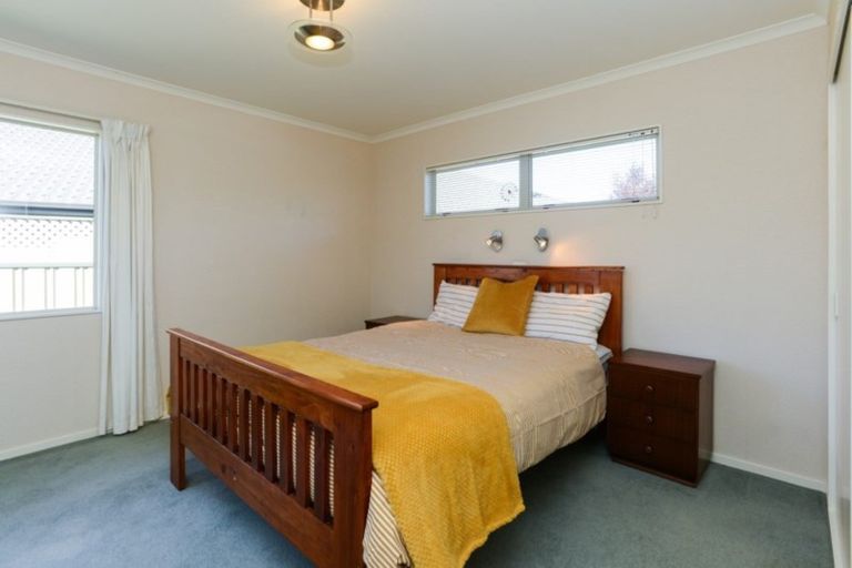 Photo of property in 6 Newbury Place, Taradale, Napier, 4112