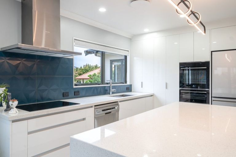 Photo of property in 13 Claverton Grove, Churton Park, Wellington, 6037