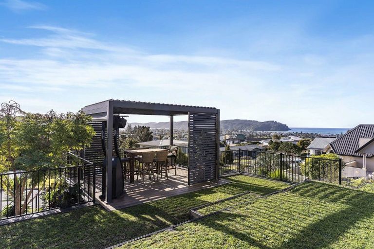 Photo of property in 107 Pacific View Drive, Whangamata, 3620