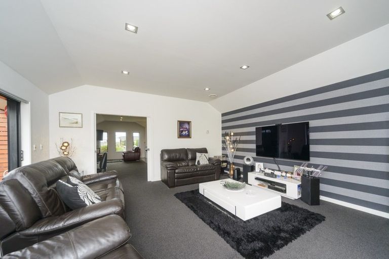 Photo of property in 14 Pegasus Place, Kelvin Grove, Palmerston North, 4414