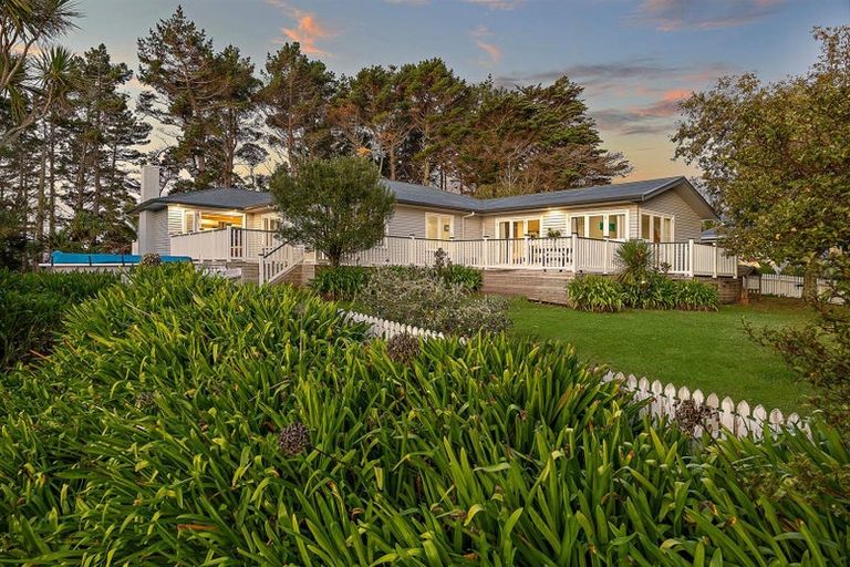 Photo of property in 603 Peak Road, Helensville, 0875