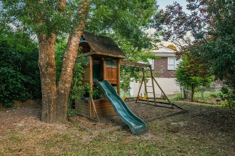 Photo of property in 17 Gallony Avenue, Massey, Auckland, 0614