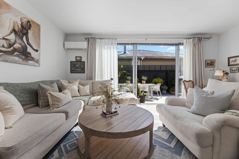 Photo of property in 2/670 Ferry Road, Woolston, Christchurch, 8023